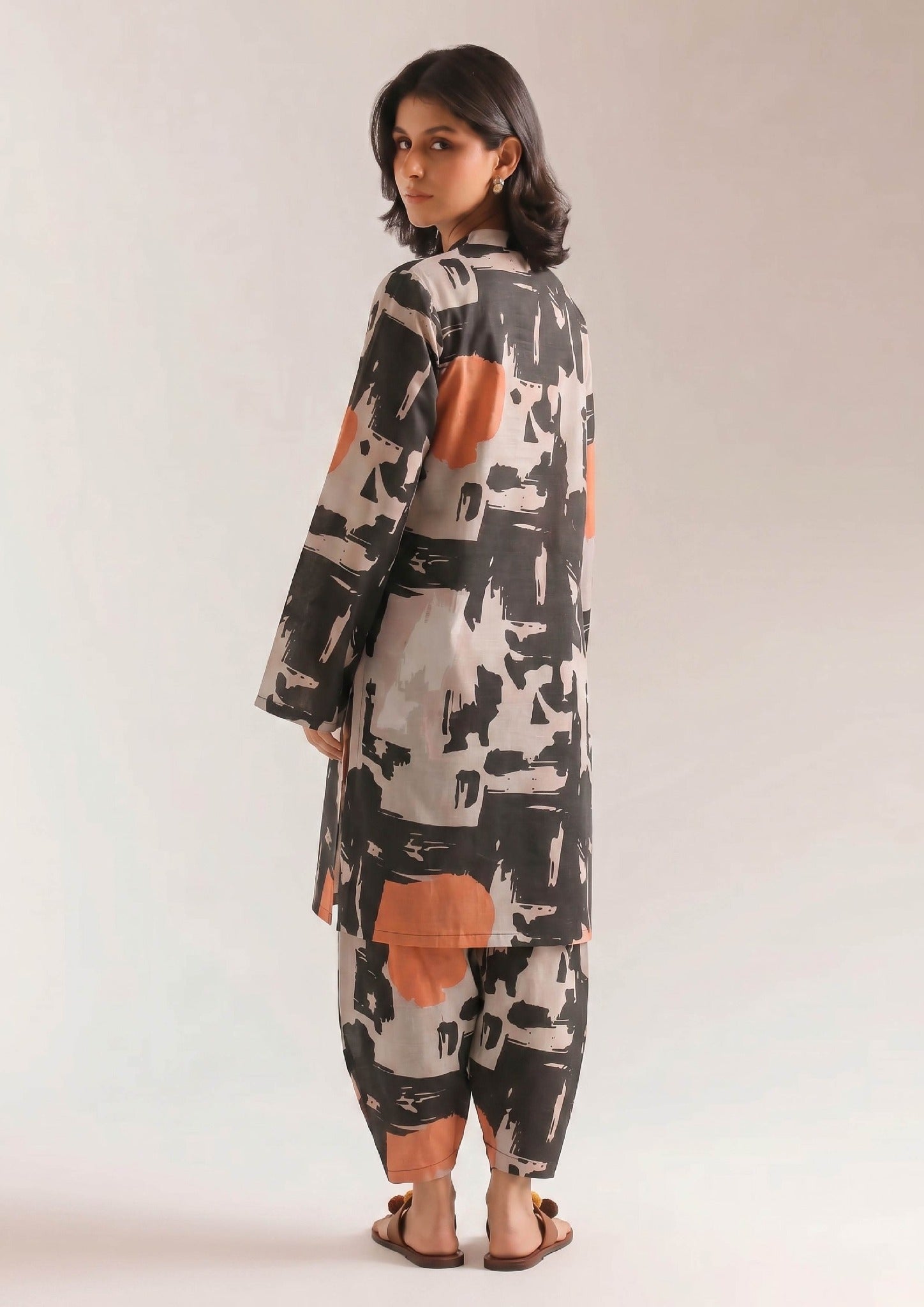 Urban Brushstroke printed lawn outfit close up view
