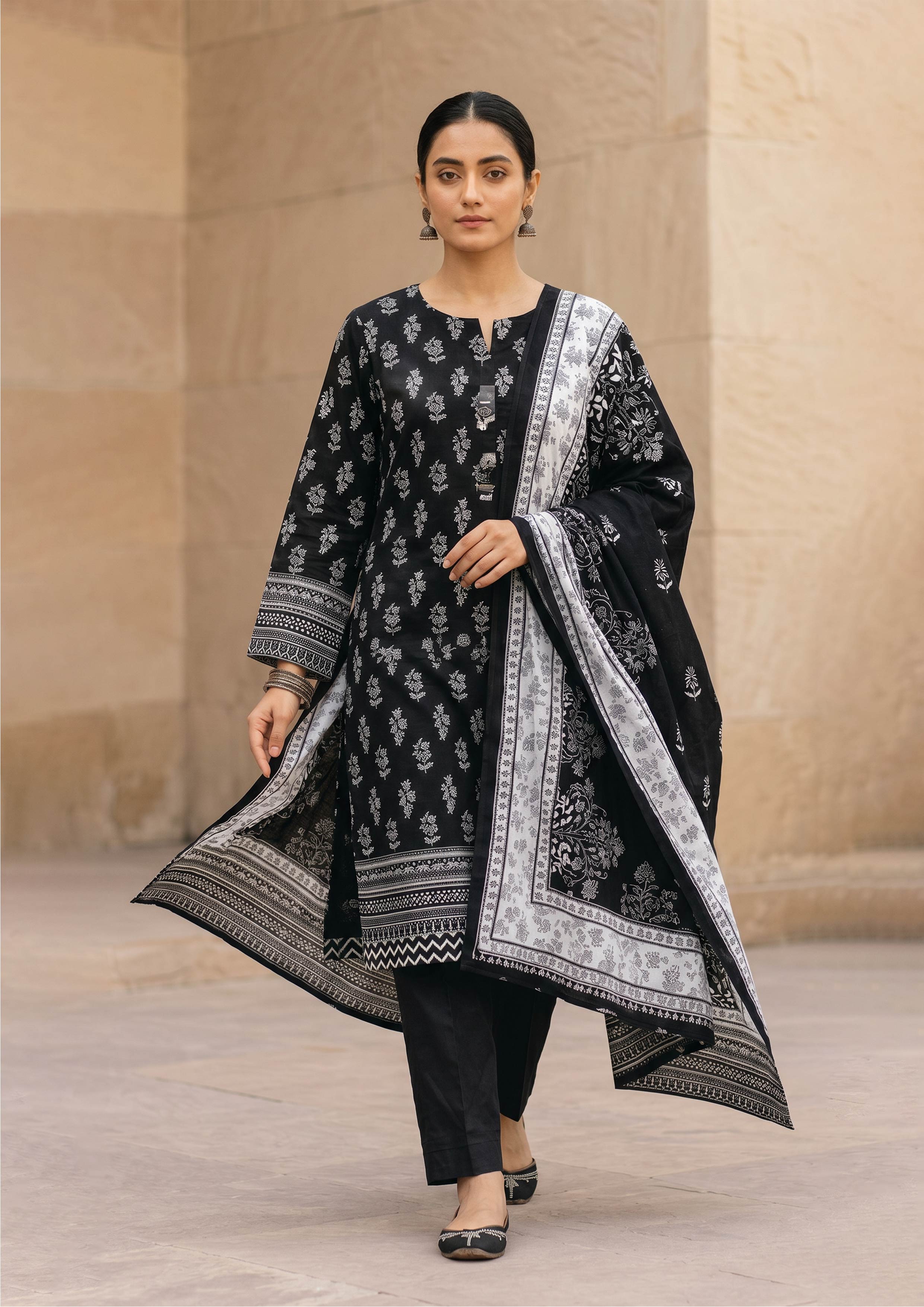 3 Piece Stitched Lawn Suit
