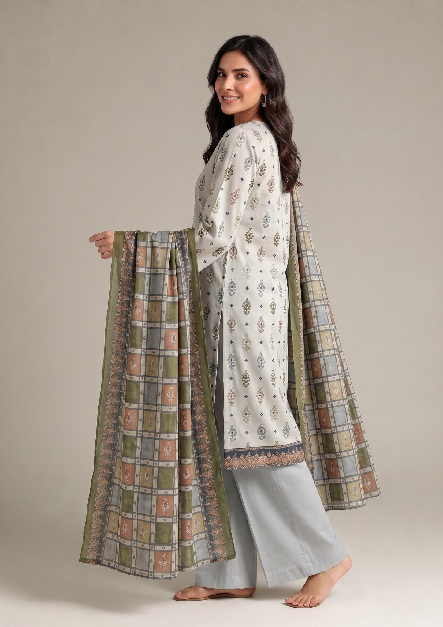 Alternate styling view of Desert Serenity from Fasl-e-Rang collection