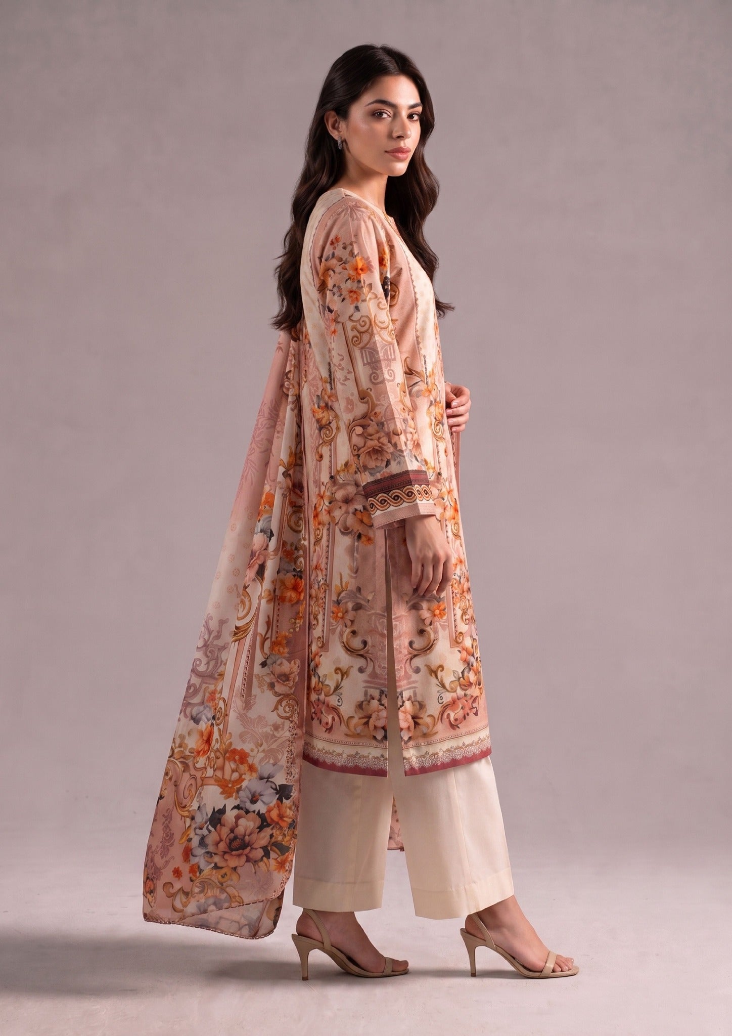 Front view of Ethereal women's lawn suit from the fasl-e-rang collection by Mirasl