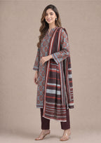 Side profile of Rustic Garden floral Printed Cambric Lawn Suit.